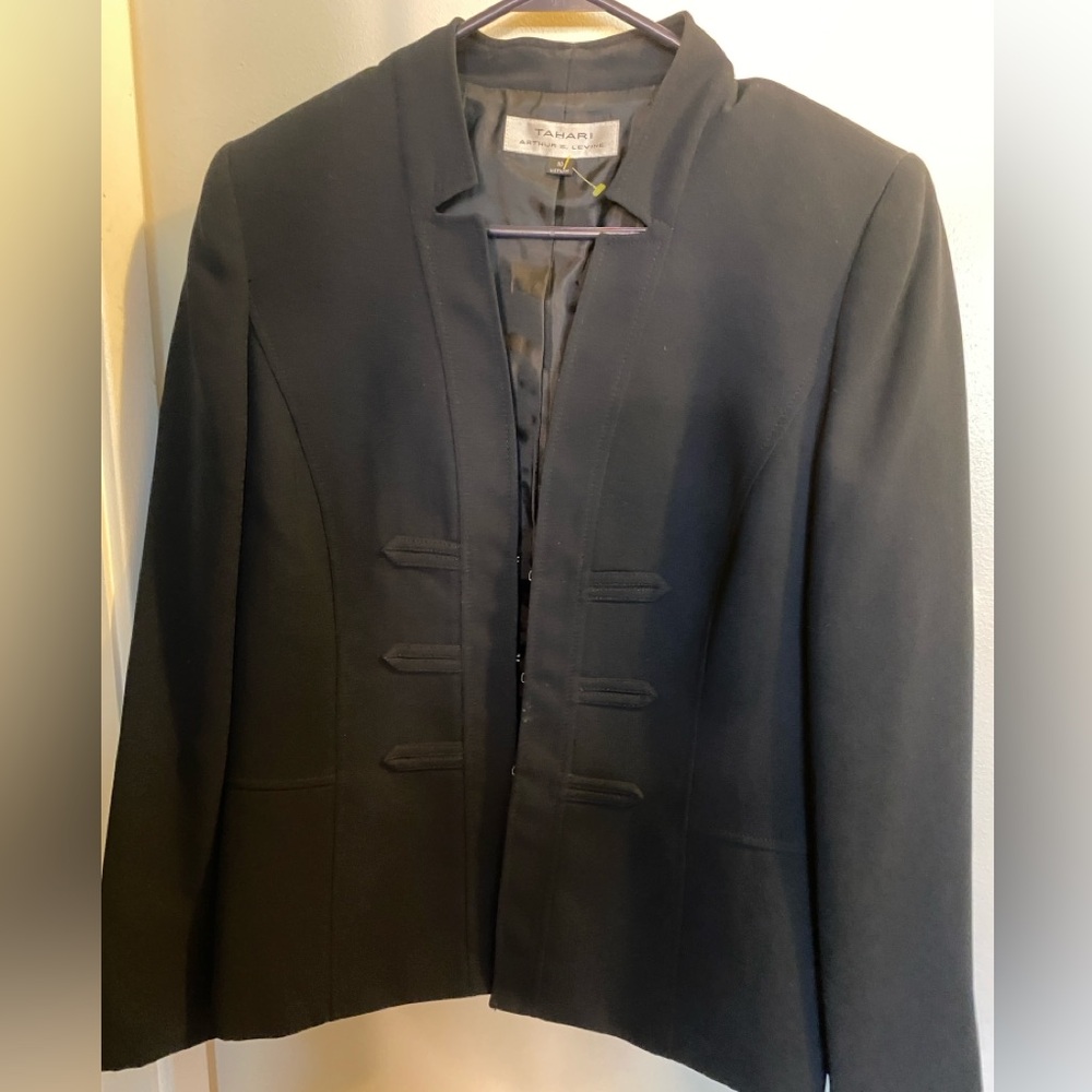 Tahari mandarin style jacket size 10
